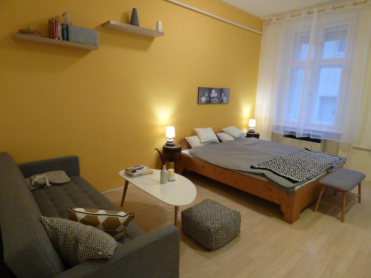 Yellow Apartment Debrecen Esterno foto
