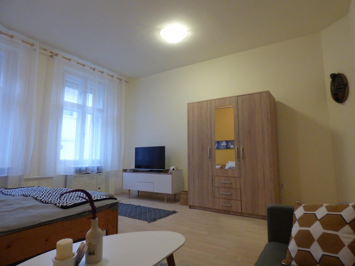 Yellow Apartment Debrecen Esterno foto