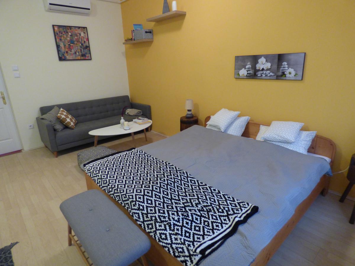 Yellow Apartment Debrecen Esterno foto