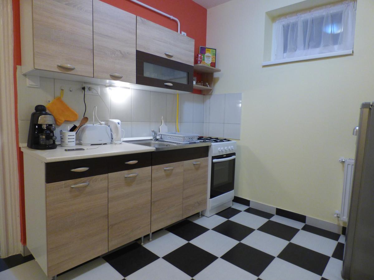 Yellow Apartment Debrecen Esterno foto