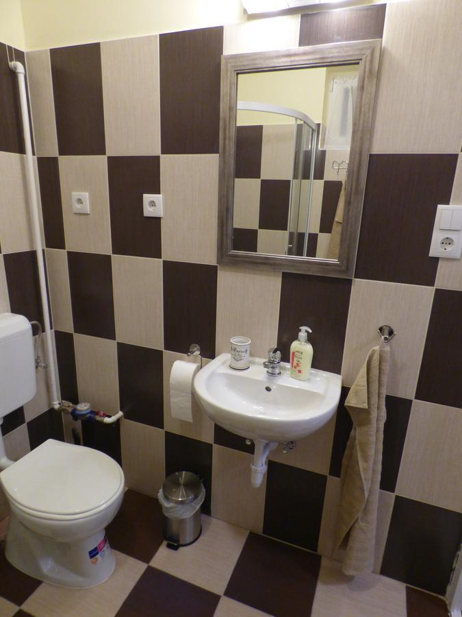 Yellow Apartment Debrecen Esterno foto